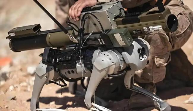 机器狗当先锋!解放军抢滩登陆演练 无人装备引领战场革命